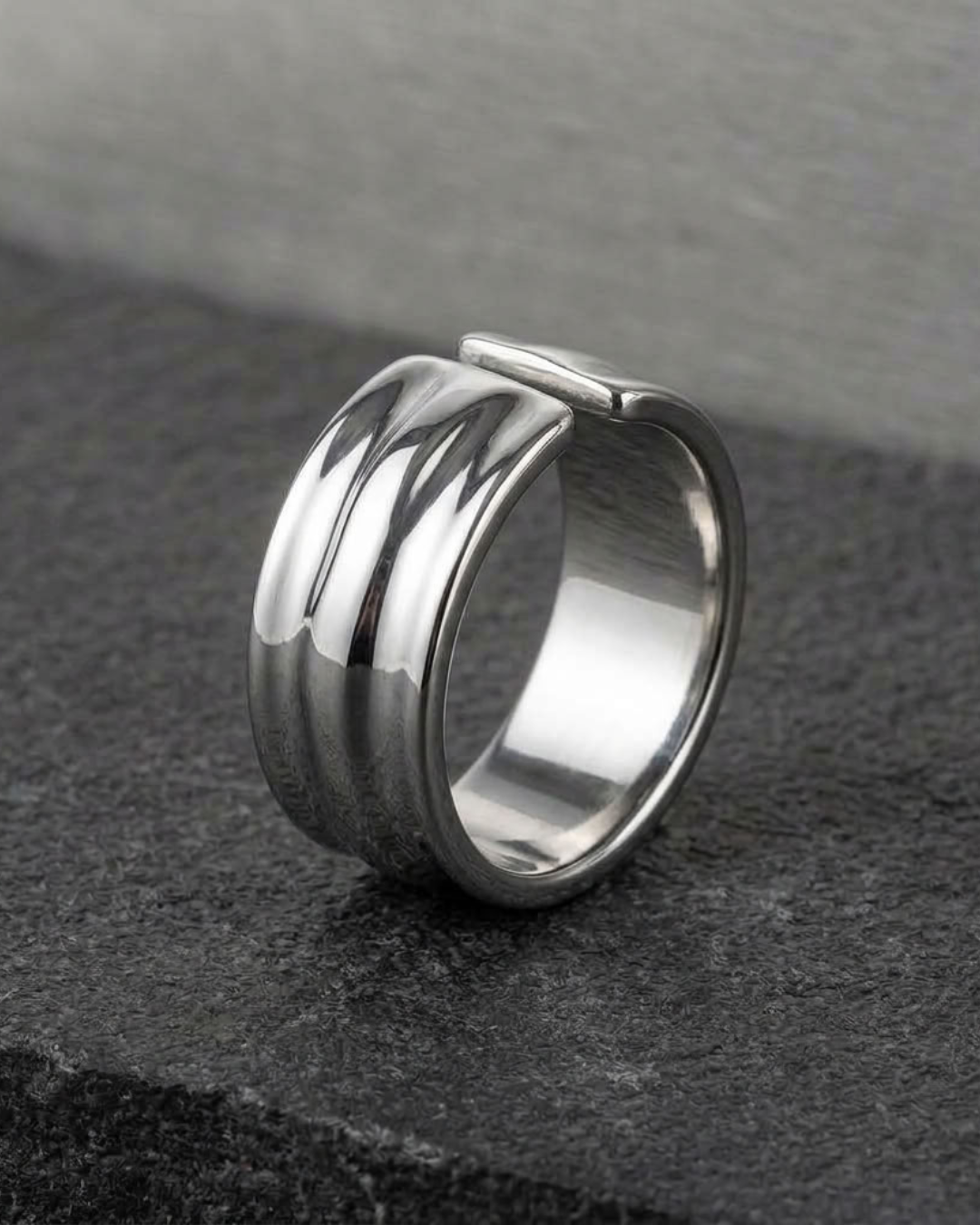 Amsterdam Pattern Band Ring For Men