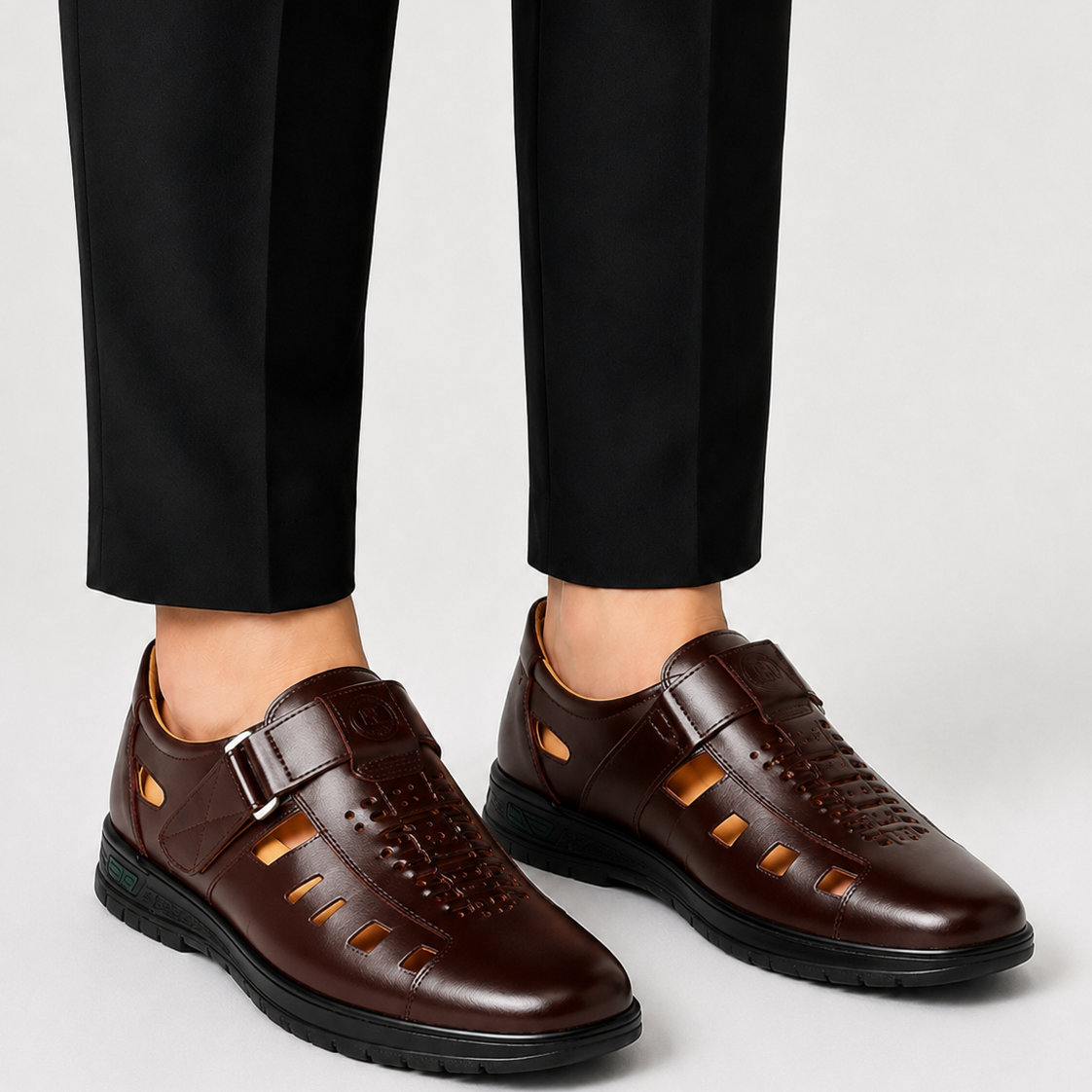 HARRINGTON OXFORD | MEN’S LEATHER CLOSED-TOE SANDALS